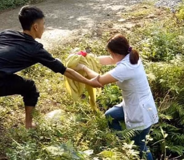Bị ngã xuống vực, sản phụ sinh con nặng 3kg ngay dưới khe núi ảnh 4