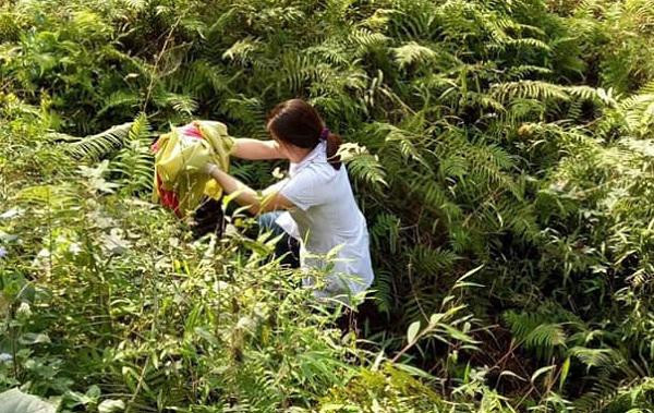 Bị ngã xuống vực, sản phụ sinh con nặng 3kg ngay dưới khe núi ảnh 3 bi nga xuong vuc khi chong dua di de, san phu sinh con nang 3kg ngay duoi khe nui - 3