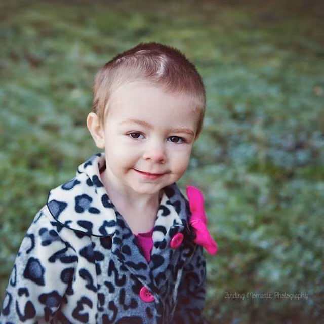 Thấy phần thóp trên đầu con trông bất thường, mẹ lo lắng và đành bất lực chấp nhận sự thật đau lòng đằng sau đấy - Ảnh 8.