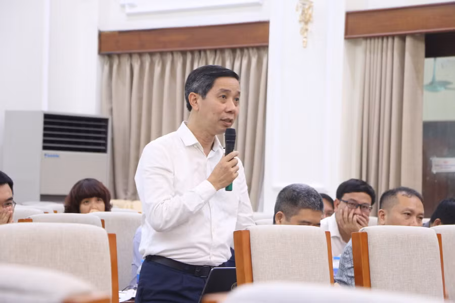 PGS.TS Nguyễn Thanh Chương - Phó Hiệu trưởng Trường ĐH Giao thông vận tải góp ý dự thảo.