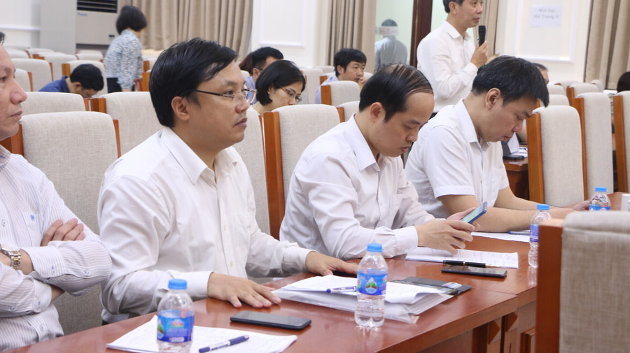 Các đại biểu tham dự lắng nghe ý kiến phát biểu tại hội thảo. Các đại biểu tham dự lắng nghe ý kiến phát biểu tại hội thảo.