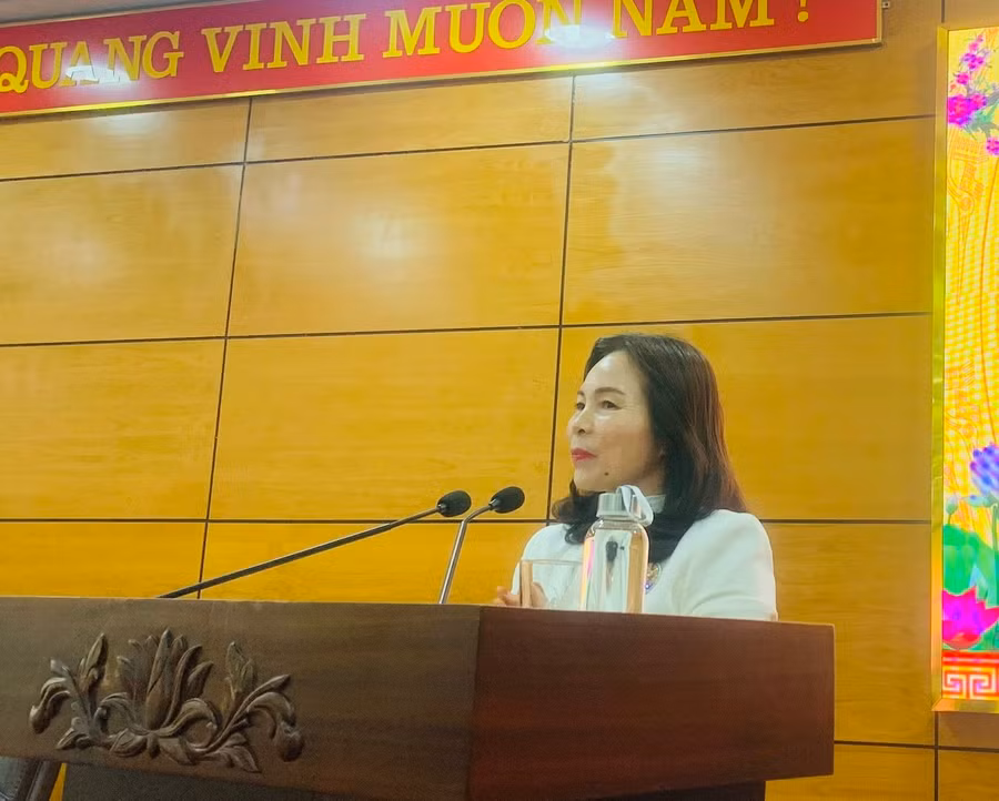 Bà Dương Bích Nguyệt, Giám đốc Sở GD&amp;ĐT Lào Cai phát biểu tại Hội nghị.