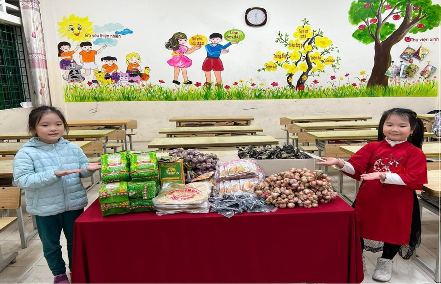 Học sinh trải nghiệm làm "doanh nhân nhí".