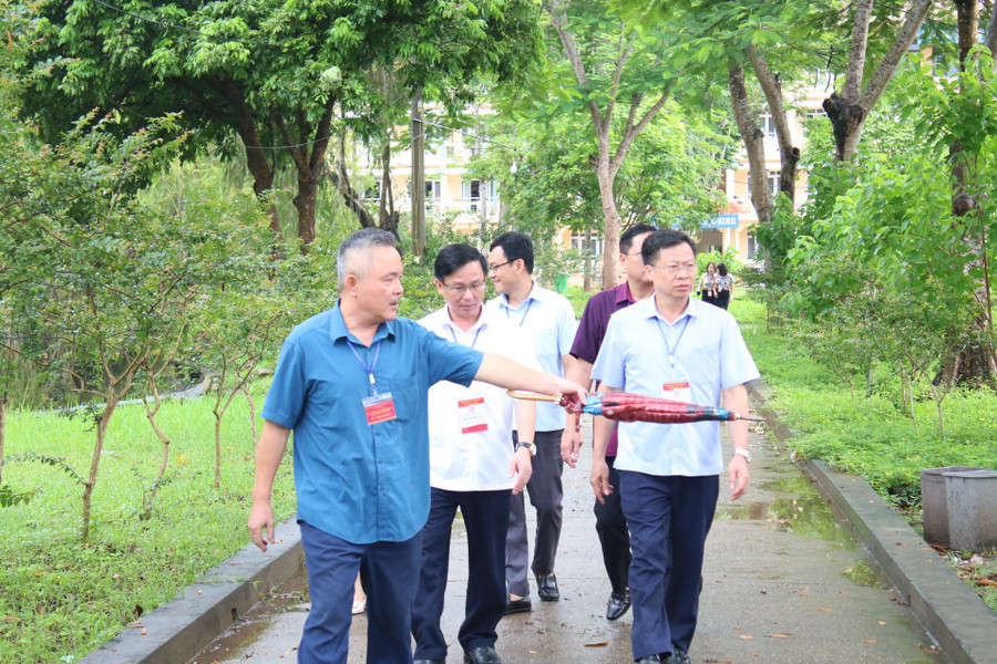 Ban chỉ đạo Kỳ thi tốt nghiệp THPT 2024 kiểm tra công tác thi tại điểm thi trường PTDT Nội trú THPT Bắc Kạn. Ban chỉ đạo Kỳ thi tốt nghiệp THPT 2024 kiểm tra công tác thi tại điểm thi trường PTDT Nội trú THPT Bắc Kạn.