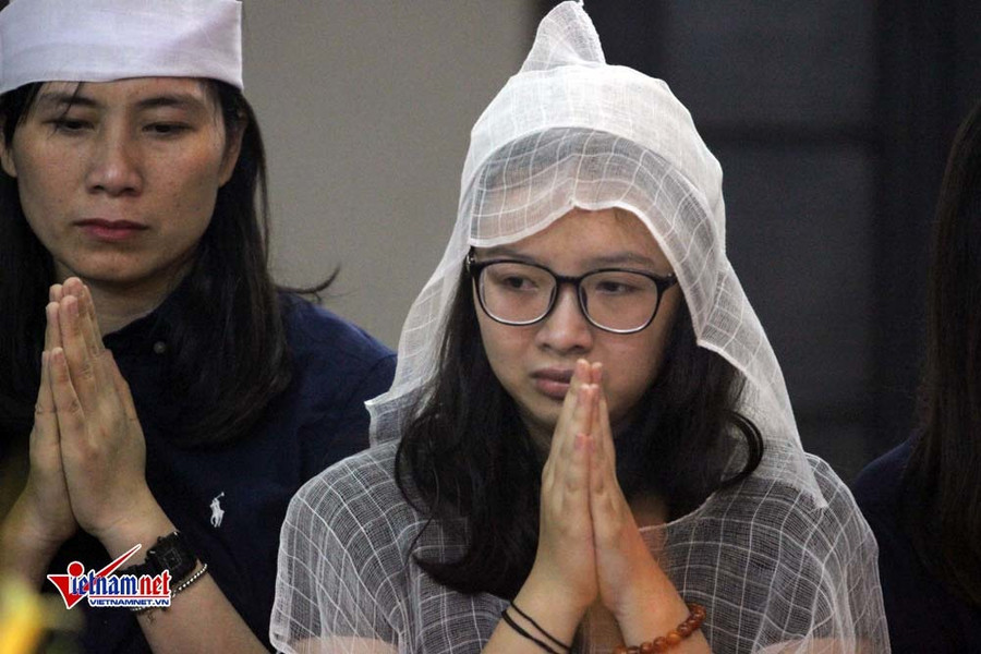 Tang lễ đẫm nước mắt nạn nhân vụ tai nạn ở hầm Kim Liên