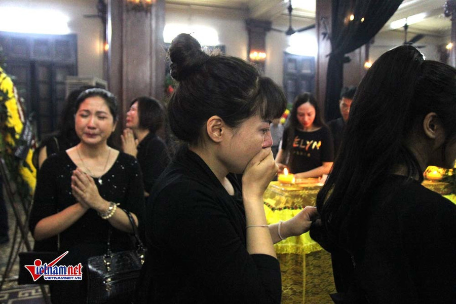 Tang lễ đẫm nước mắt nạn nhân vụ tai nạn ở hầm Kim Liên