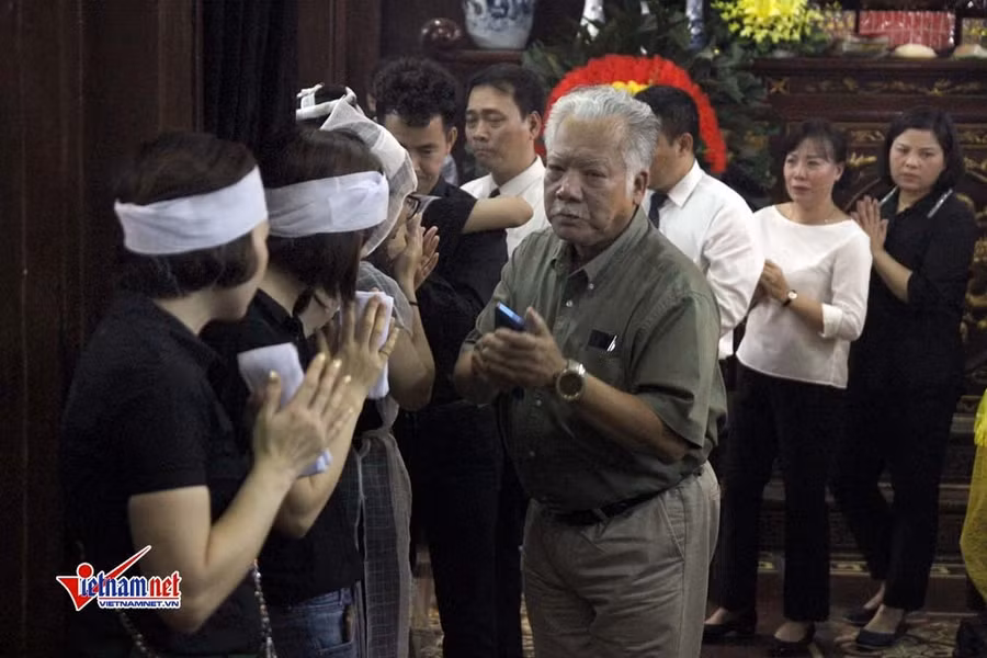 Tang lễ đẫm nước mắt nạn nhân vụ tai nạn ở hầm Kim Liên