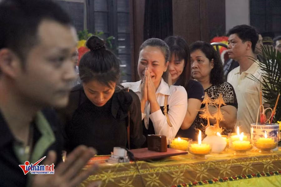 Tang lễ đẫm nước mắt nạn nhân vụ tai nạn ở hầm Kim Liên