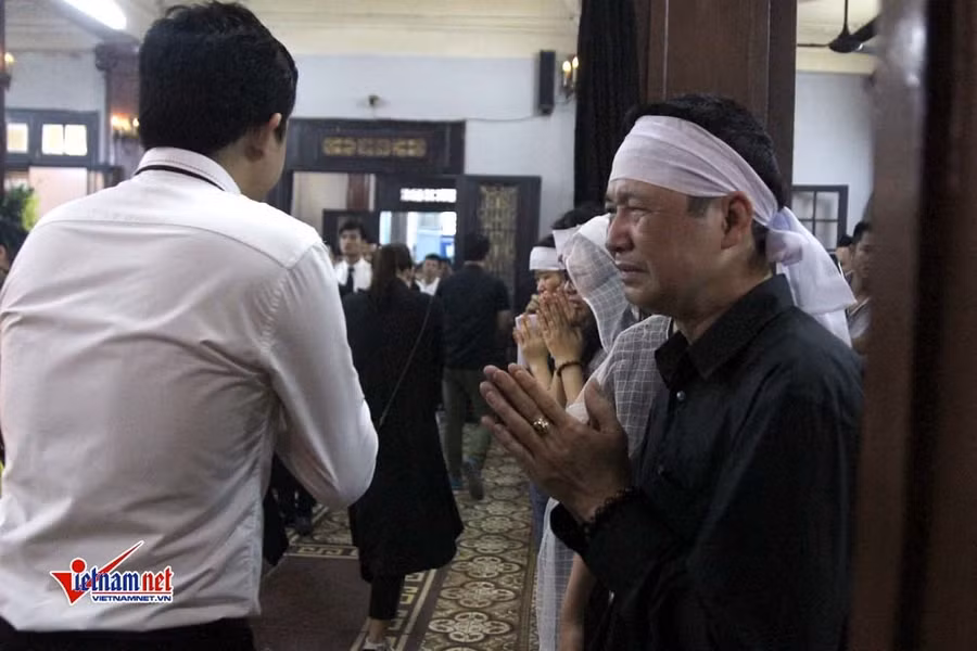 Tang lễ đẫm nước mắt nạn nhân vụ tai nạn ở hầm Kim Liên