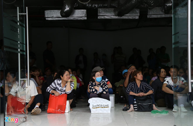 Thay đổi cách nhận hồ sơ, biển người xin visa Hàn Quốc "biến mất" ảnh 2 Thay doi cach nhan ho so, bien nguoi xin visa Han Quoc bien mat hinh anh 2