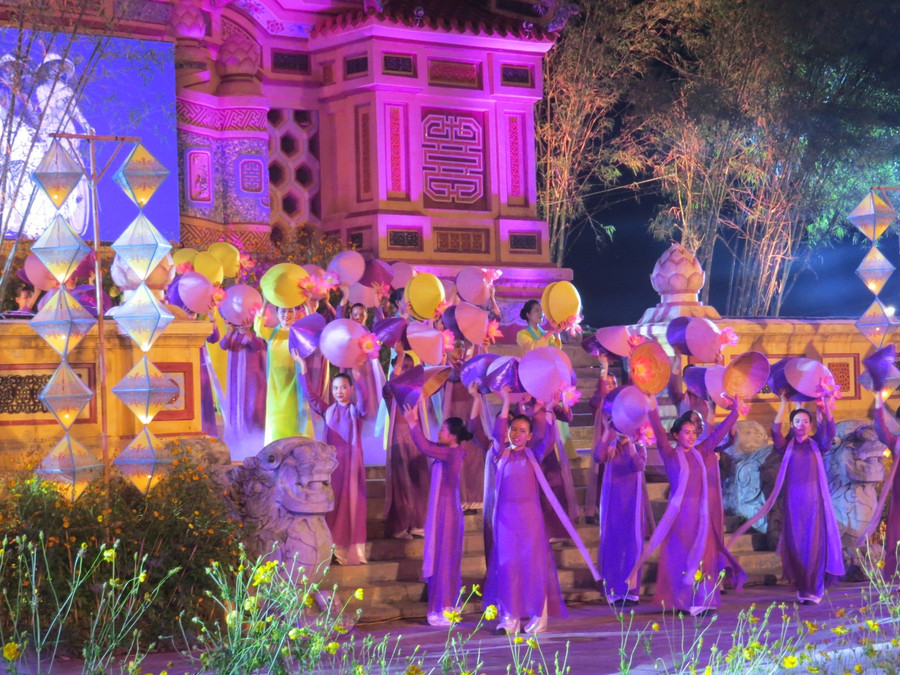 Gần 400.000 lượt khách đến với Festival Nghề truyền thống Huế 2019 ảnh 10 Gần 400.000 lượt khách đến với Festival Nghề truyền thống Huế 2019 ảnh 10
