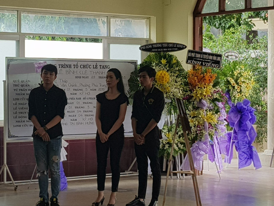 các nghệ sỹ tp.hcm đến thắp hương tiễn biệt cố nghệ sỹ lê bình