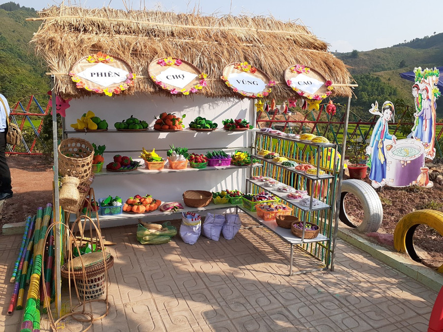 Gian trưng bày được làm bằng các nguyên liệu tái chế