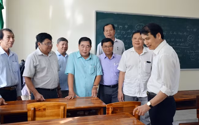 Thứ trưởng Phạm Mạnh Hùng kiểm tra kết quả xây dựng nông thôn mới tại thành phố Cần Thơ và tỉnh Cà Mau ảnh 4