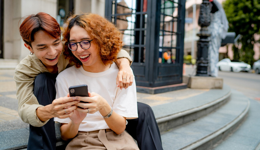 Dù đàn ông có muốn thừa nhận hay không thì việc yêu đương cũng mang lại cho họ những đặc quyền nhất định. (Ảnh: ITN). Dù đàn ông có muốn thừa nhận hay không thì việc yêu đương cũng mang lại cho họ những đặc quyền nhất định. (Ảnh: ITN).