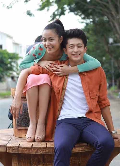 Trong phim "Thần tượng" Harry vào vai một anh chàng người Hoa giúp đỡ Hoàng Thùy Linh đạt ngôi vị thần tượng.