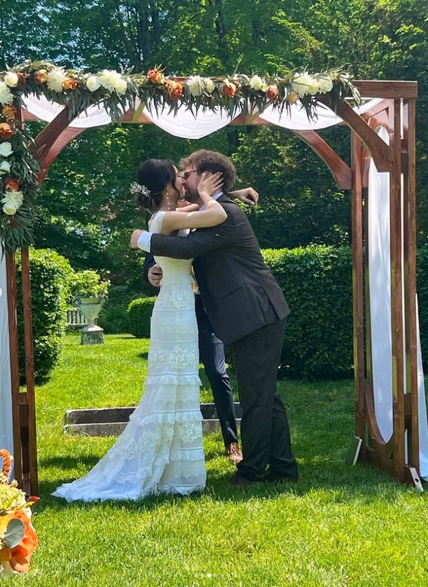 Trước đó, cặp đôi Anna Trương và Eric Derwallis đã tổ chức đám cưới tại Mỹ.