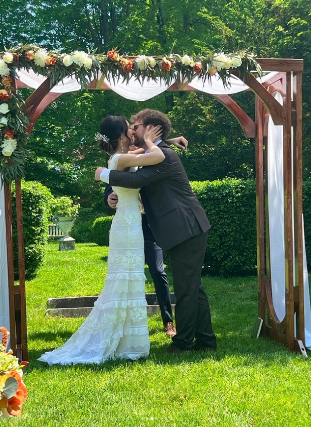 Trước đó, cặp đôi Anna Trương và Eric Derwallis đã tổ chức đám cưới tại Mỹ.