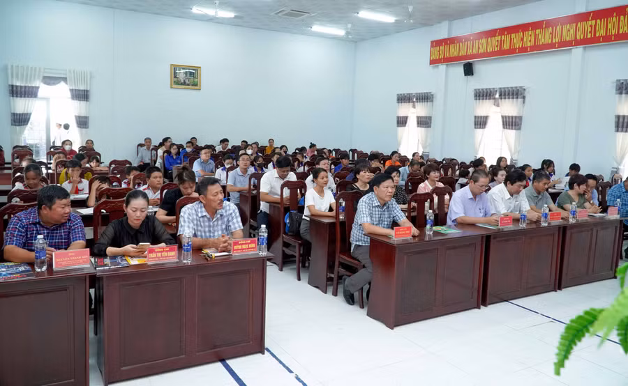 Chương trình thu hút đông đảo các đại biểu tham dự. Ảnh: Mạnh Tùng.