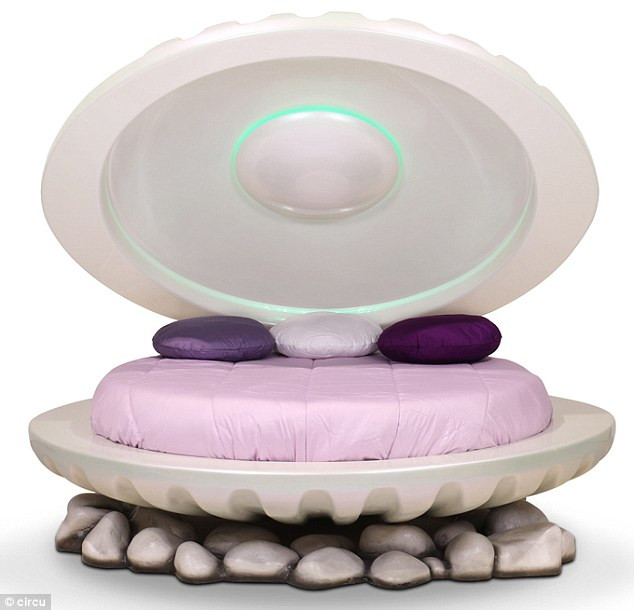 Không biến thành nàng tiên cá được thì mua giường vỏ sò sang chảnh ảnh 3