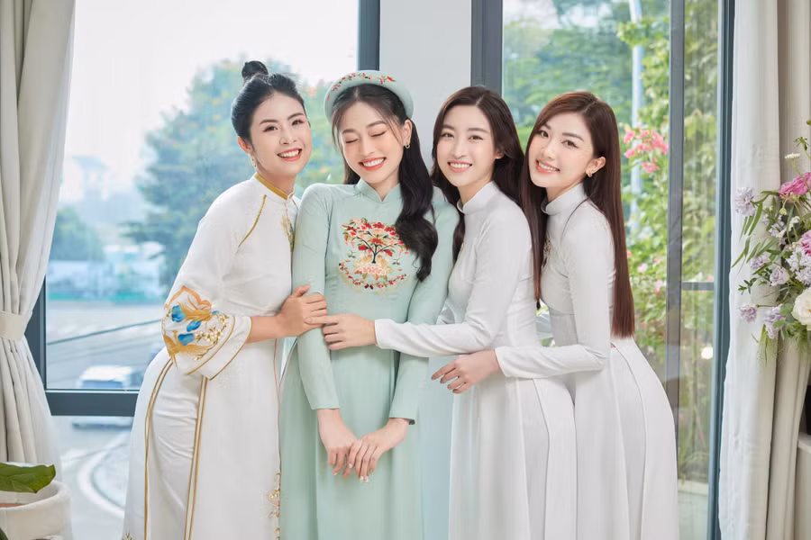 Dàn bê tráp cực "chất lượng" vì toàn nàng hậu.