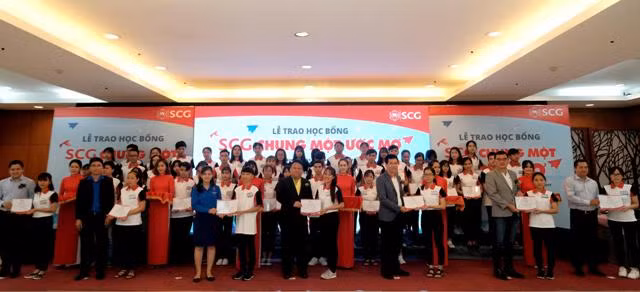 Học bổng SCG Chung một ước mơ trao tặng cho 114 tân sinh viên ảnh 1