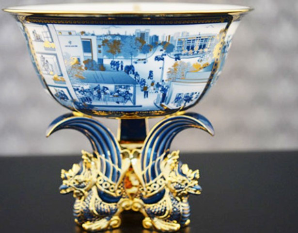 Chén ngọc với nét vẽ bằng vàng 24K Chén ngọc với nét vẽ bằng vàng 24K