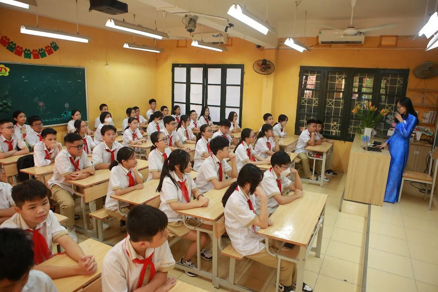 Ngay từ đầu năm học, học sinh lớp 6 Trường THCS Thái Thịnh đã được các thầy cô phổ biến quy chế cũng như phương pháp học tập với các môn học mới nằm trong Chương trình GDPT 2018.