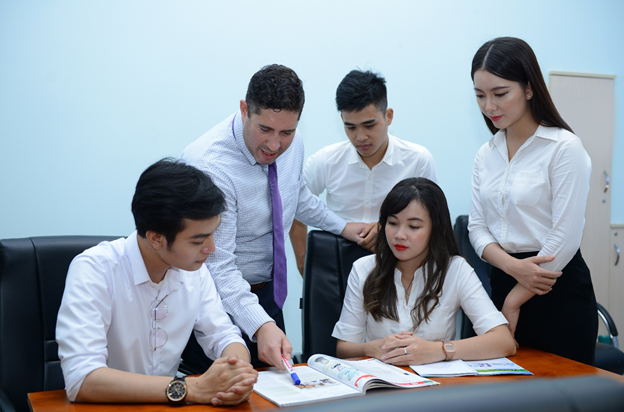 Kiến thức, ngoại ngữ, kỹ năng mềm là những vấn đề cơ bản giúp mỗi sinh viên rèn luyện để trở thành những công dân toàn cầu trong tương lai - Ảnh: Trường Đại học Văn Hiến Kiến thức, ngoại ngữ, kỹ năng mềm là những vấn đề cơ bản giúp mỗi sinh viên rèn luyện để trở thành những công dân toàn cầu trong tương lai - Ảnh: Trường Đại học Văn Hiến
