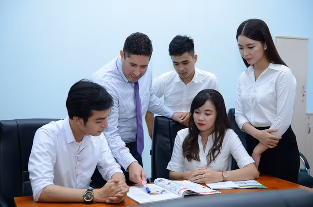 Kiến thức, ngoại ngữ, kỹ năng mềm là những vấn đề cơ bản giúp mỗi sinh viên rèn luyện để trở thành những công dân toàn cầu trong tương lai - Ảnh: Trường Đại học Văn Hiến