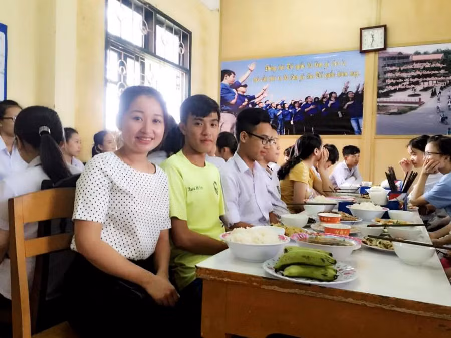 Ấm lòng những bữa cơm yêu thương