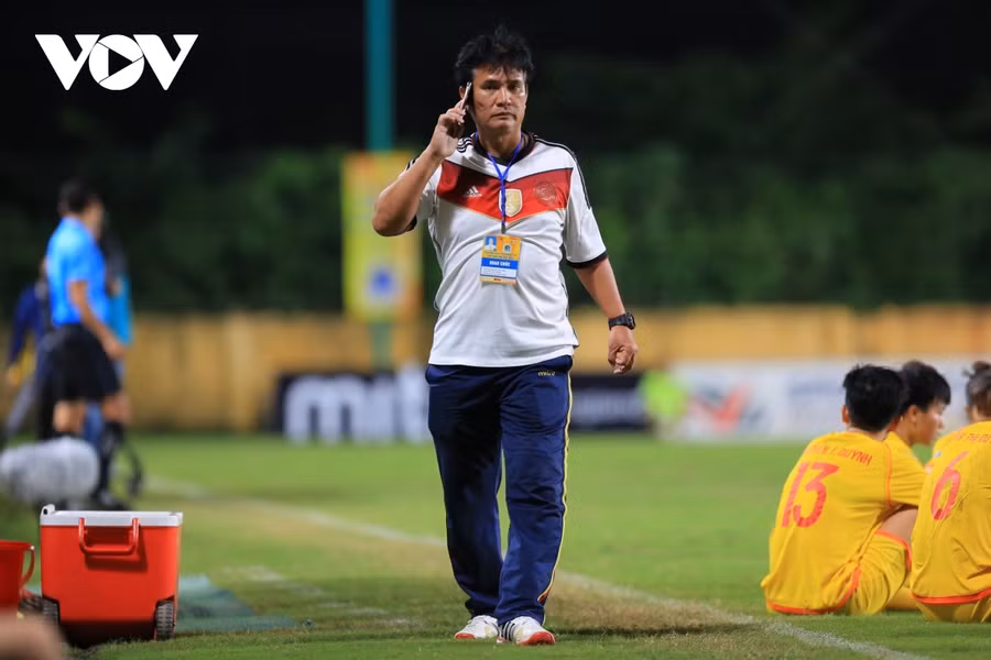 HLV Nguyễn Thế Cường bị cấm tham gia các hoạt động bóng đá do VFF tổ chức trong 5 năm. (Ảnh: Hoài Thu)