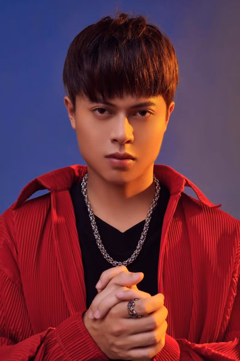 APJ tên thật là Đoàn Minh Phúc, sinh năm 1997. Anh sở hữu màu giọng đẹp và khả năng sáng tác tốt. Ảnh: NSCC.