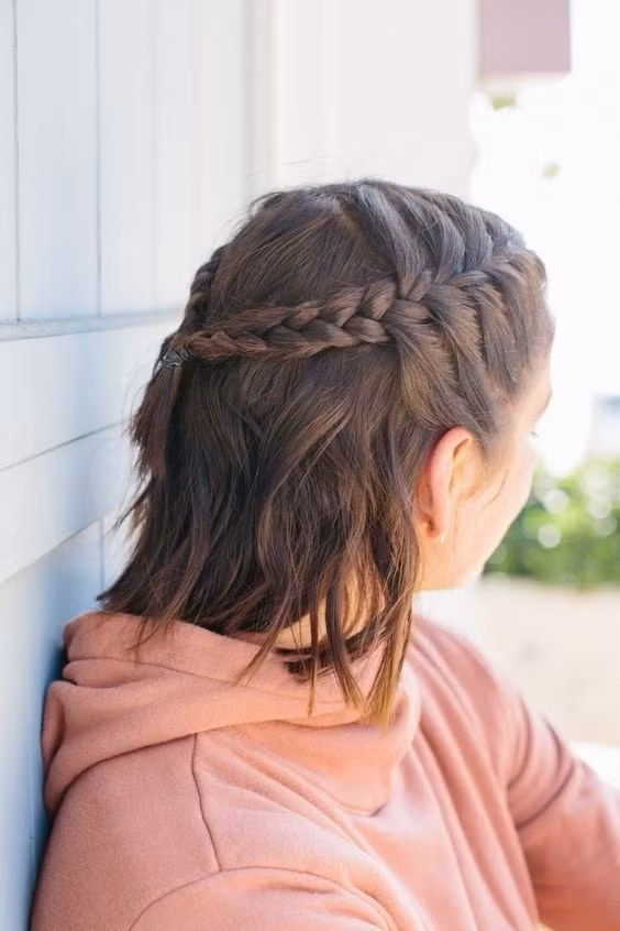 Thêm loạt kiểu tóc buộc xinh ngất ngây lại giúp “hack” tuổi cực hay nàng tóc ngắn nào cũng nên thử 