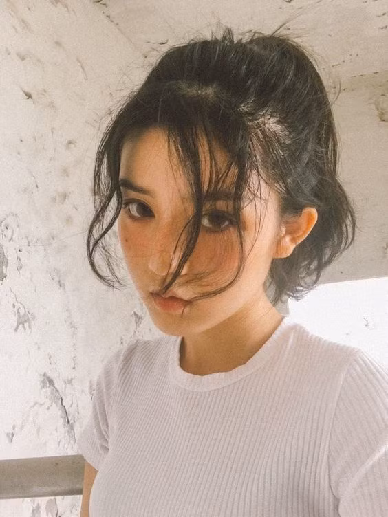 Thêm loạt kiểu tóc buộc xinh ngất ngây lại giúp “hack” tuổi cực hay nàng tóc ngắn nào cũng nên thử 