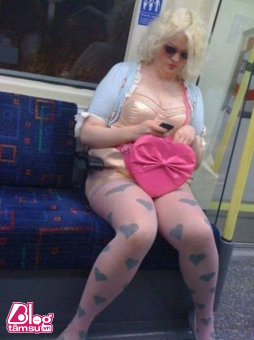 Những kiểu thời trang đường phố độc – dị ảnh 14 hai-blogtamsu019