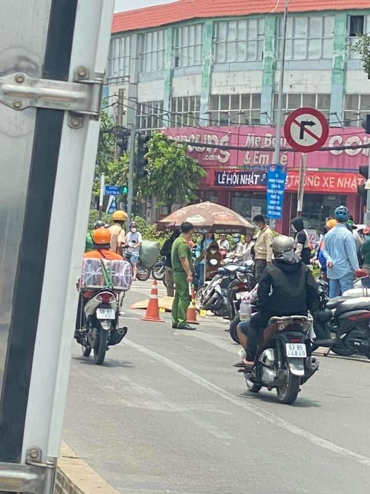 Hiện trường vụ tai nạn khiến nữ sinh tử vong.