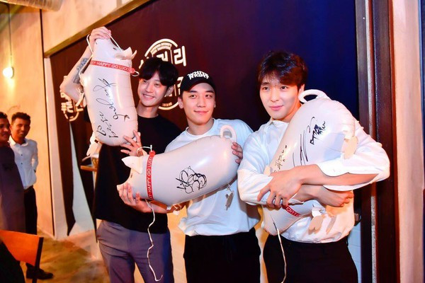 Bê bối rúng động của Seungri (Big Bang): Thủ tướng Hàn Quốc yêu cầu cảnh sát điều tra làm rõ - Ảnh 2. Bê bối rúng động của Seungri (Big Bang): Thủ tướng Hàn Quốc yêu cầu cảnh sát điều tra làm rõ - Ảnh 2.