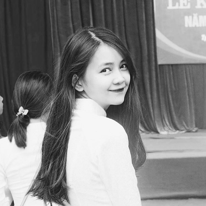 Những nữ sinh từng nổi đ&#236;nh đ&#225;m một thời b&#226;y giờ ra sao? - Ảnh 23.