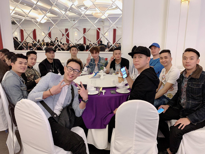 NSND Trung Hiếu và vợ kém 19 tuổi làm tiệc cưới tại quê nhà Thái Bình ảnh 8 NSND Trung Hiếu và vợ kém 19 tuổi làm tiệc cưới tại quê nhà Thái Bình - 4