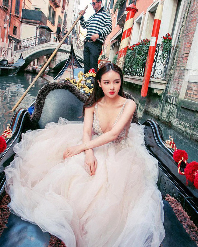 Ái nữ của tỷ phú Singapore: Sống sang chảnh, là bạn thân Seungri, Cristiano Ronaldo - Ảnh 6. Ái nữ của tỷ phú Singapore: Sống sang chảnh, là bạn thân Seungri, Cristiano Ronaldo - Ảnh 6.