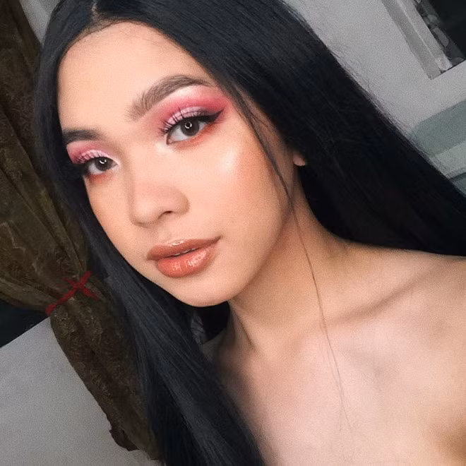 Chang trai Philippines trang diem dep toi muc hoi chi em phai ghen ty hinh anh 3 