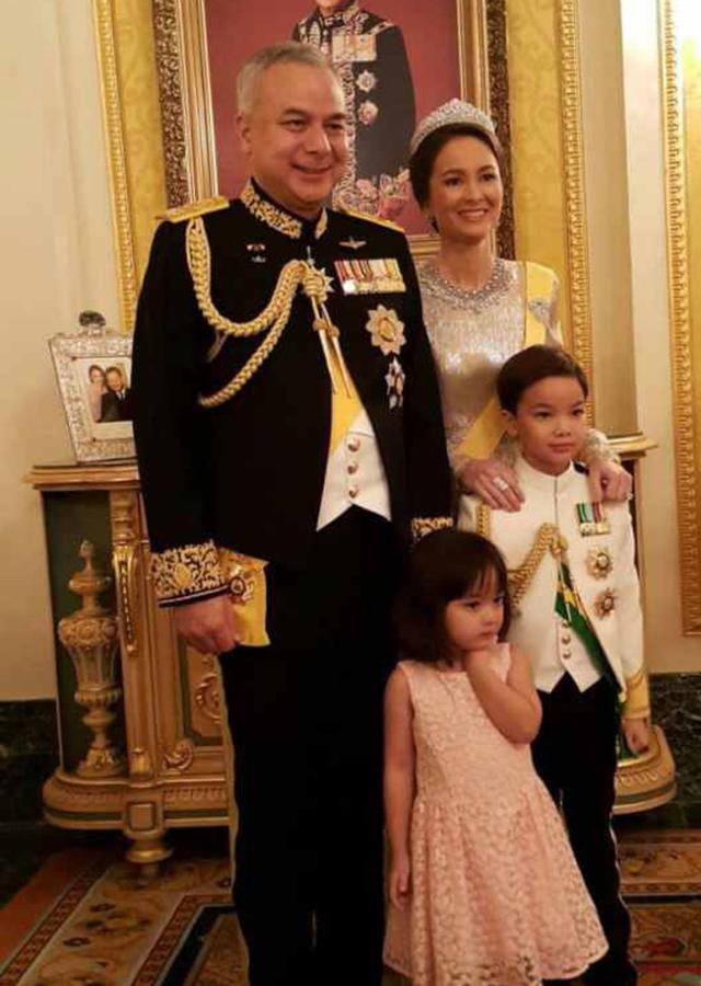 Chân dung tiểu công chúa Malaysia xinh đẹp đang "làm mưa làm gió" trên mạng xã hội ảnh 2 chan dung tieu cong chua malaysia cuc xinh dep va dang yeu, dang 'lam mua lam gio' tren mxh - 2