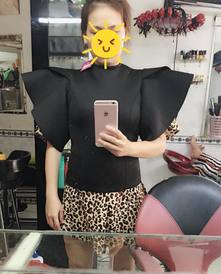 Order chiếc áo đen tay rủ cầu kì, cô gái ngã ngửa khi nhận về sản phẩm trông không khác gì... áo giáp siêu nhân - Ảnh 3. Order chiếc áo đen tay rủ cầu kì, cô gái ngã ngửa khi nhận về sản phẩm trông không khác gì... áo giáp siêu nhân - Ảnh 3.