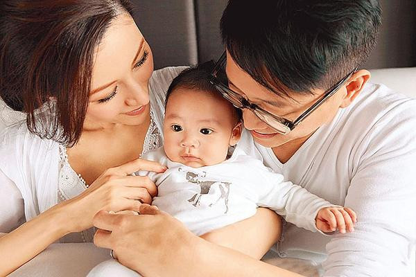 Sinh con cho chồng đại gia, 3 mỹ nhân được “thưởng nóng” trăm tỉ ảnh 1 sinh con cho chong dai gia, 3 my nhan duoc "thuong nong" tram ti khien dan mang ghen ti - 2