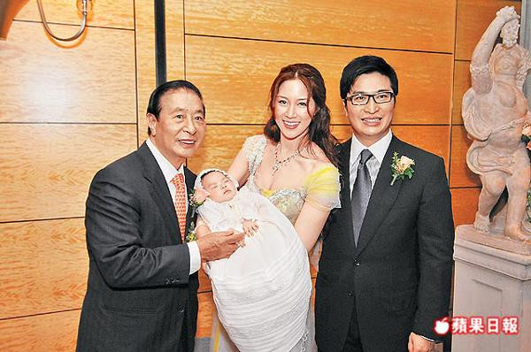 Sinh con cho chồng đại gia, 3 mỹ nhân được “thưởng nóng” trăm tỉ ảnh 3 sinh con cho chong dai gia, 3 my nhan duoc "thuong nong" tram ti khien dan mang ghen ti - 4