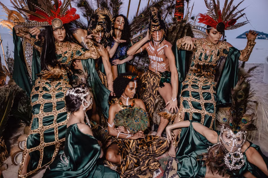 Cận cảnh trang sức xa xỉ của cô dâu tỷ phú trong đám cưới đẳng cấp ở Phú Quốc