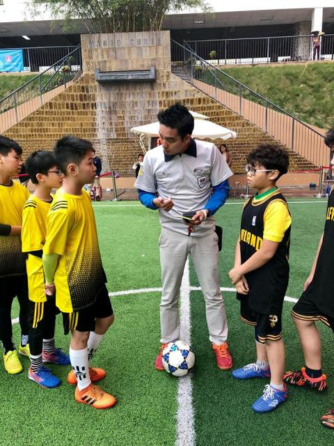 Học sinh được đào tạo kỹ năng và luật thi đấu Học sinh được đào tạo kỹ năng và luật thi đấu