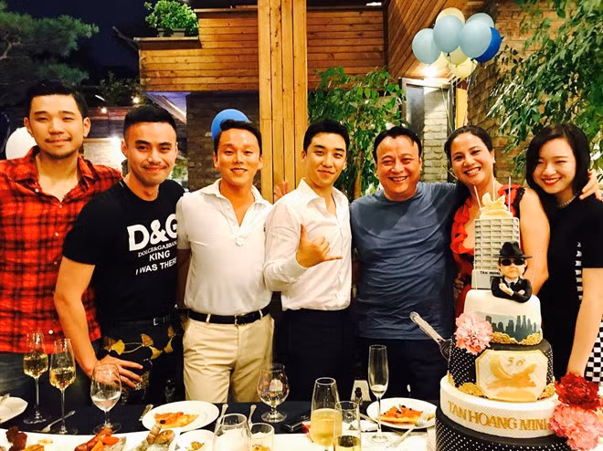 Seungri va gia dinh chu tich Tan Hoang Minh o Viet Nam than muc nao? hinh anh 6 