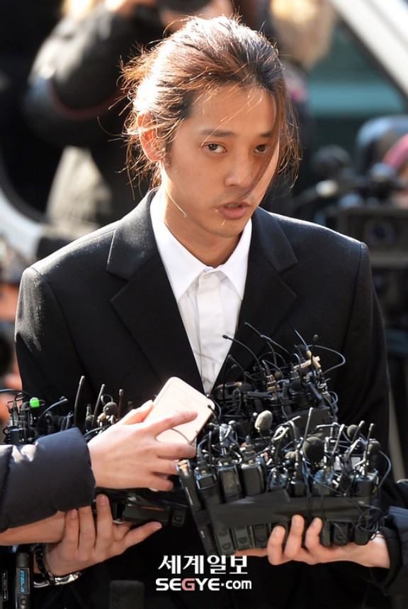 Diễn biến mới vụ các cô gái bị sao Hàn quay lén clip tình dục hình ảnh 1 dien bien moi vu cac co gai bi sao han quay len clip tinh duc hinh anh 1